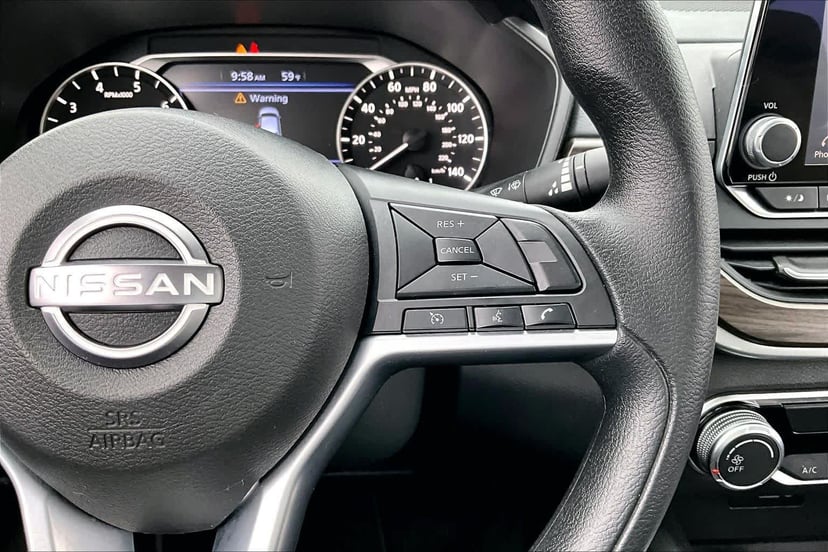 2025 Nissan Altima - Image 25