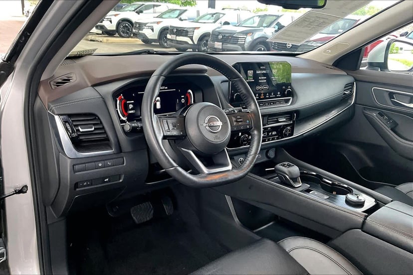 2023 Nissan Rogue - Image 18