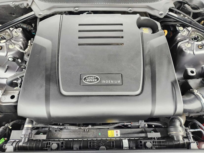 2025 Land Rover Discovery - Image 31