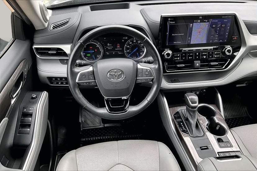 2021 Toyota Highlander - Image 6