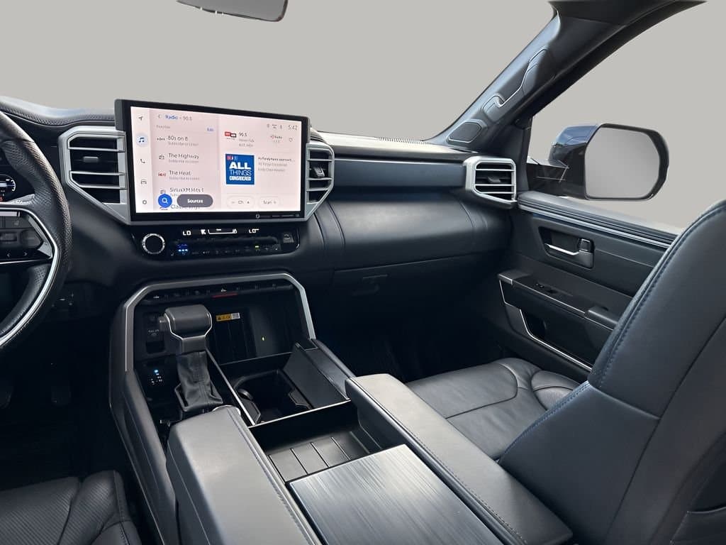 2024 Toyota Sequoia - Image 24