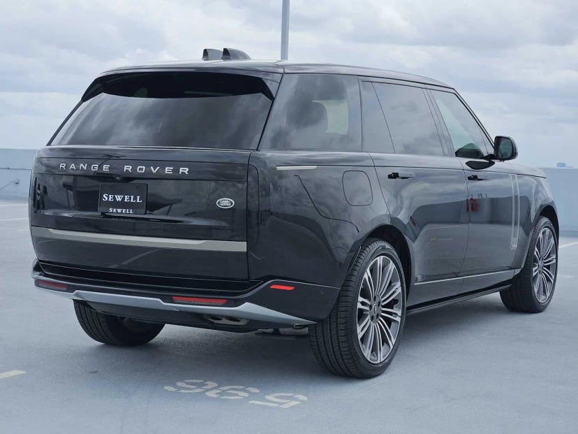 2023 Land Rover Range Rover - Image 7