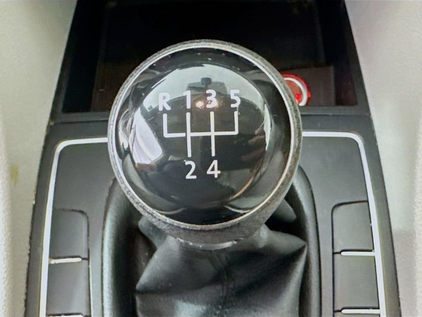 2015 Volkswagen Passat - Image 19