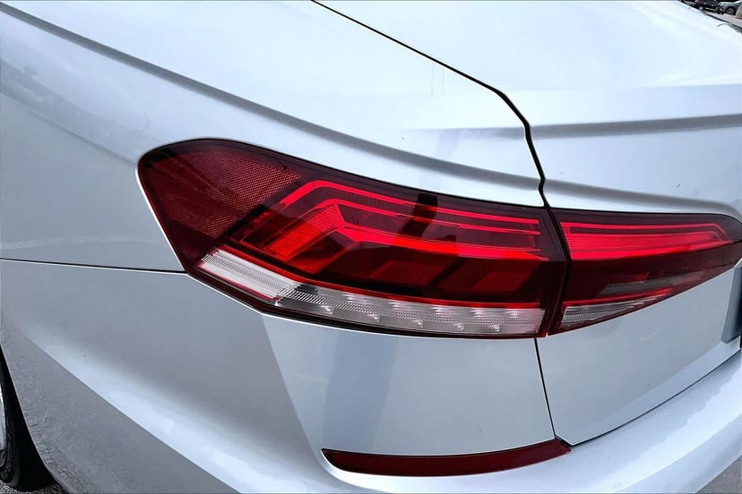 2020 Volkswagen Passat - Image 27