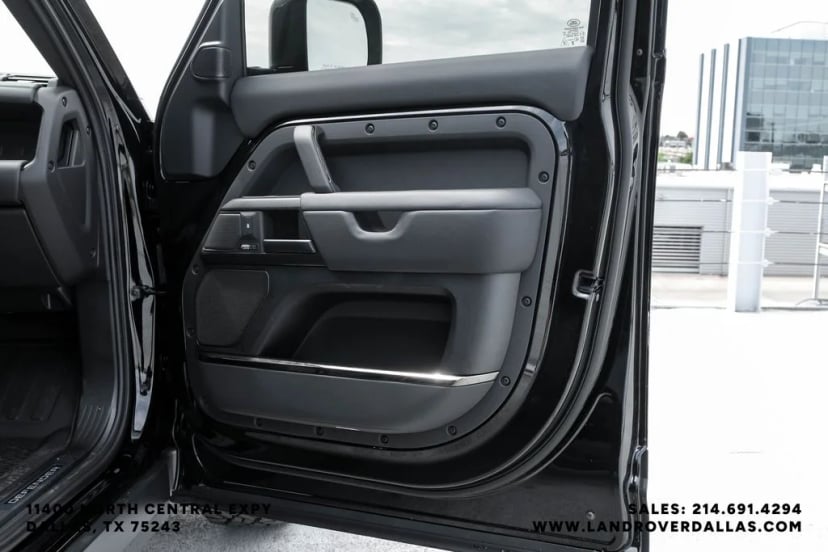 2026 Land Rover Defender 110 - Image 41