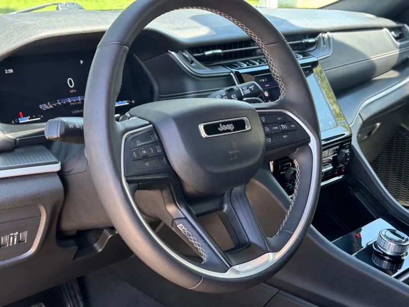 2024 Jeep Grand Cherokee - Image 2