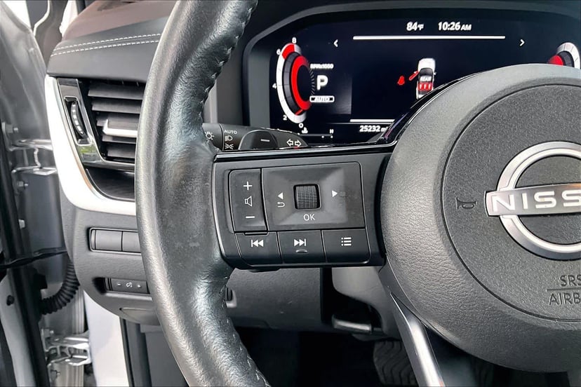 2023 Nissan Rogue - Image 24