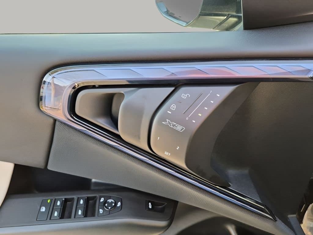 2025 BMW X3 - Image 27