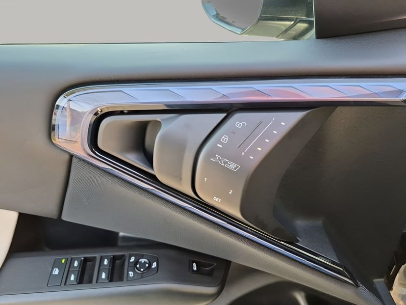 2025 BMW X3 - Image 27