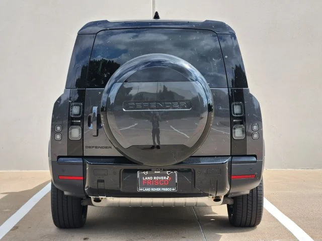 2026 Land Rover Defender 130 - Image 6