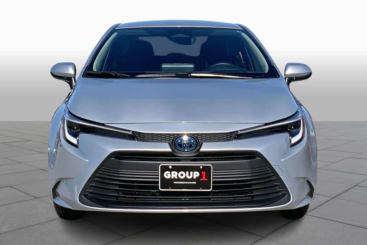 2025 Toyota Corolla - Image 3