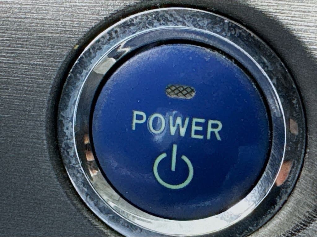 2014 TOYOTA Prius - Image 20