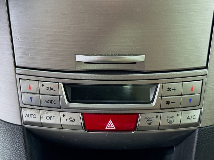 2012 Subaru Outback - Image 18