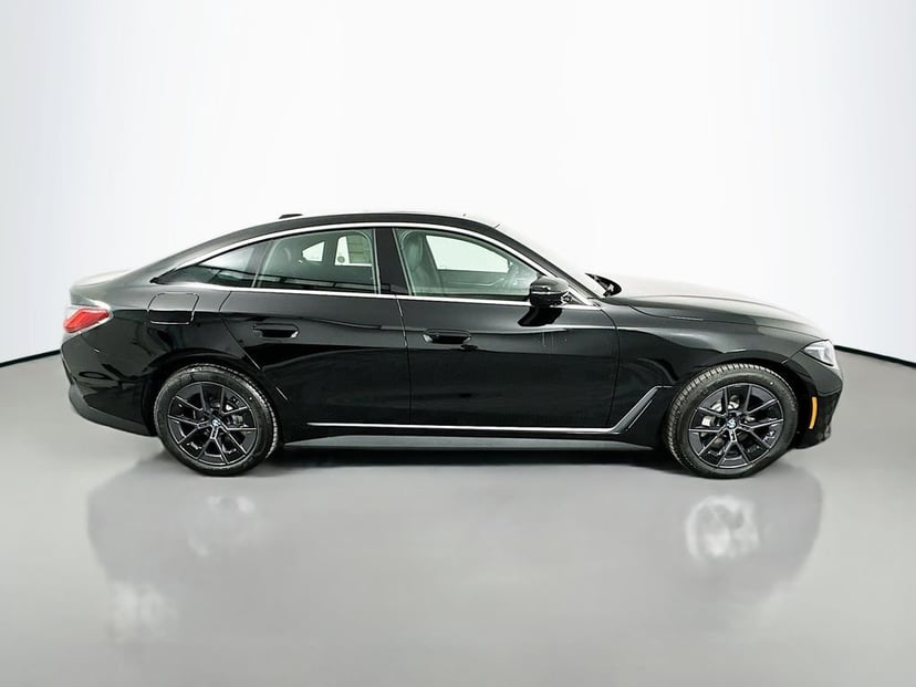 2026 BMW i4 - Image 4