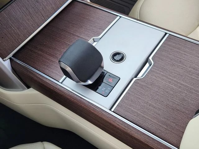 2026 Land Rover Range Rover - Image 15
