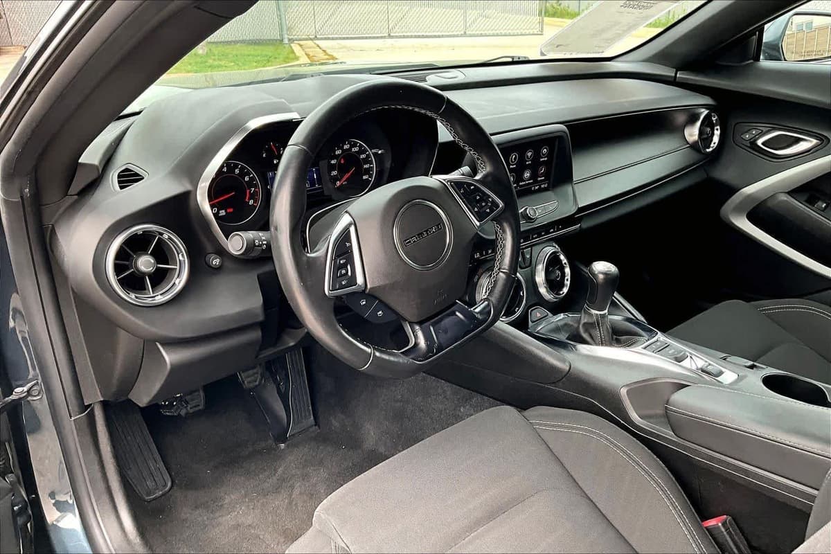 2021 Chevrolet Camaro - Image 17