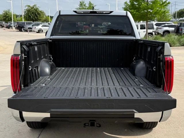 2022 Toyota Tundra - Image 29
