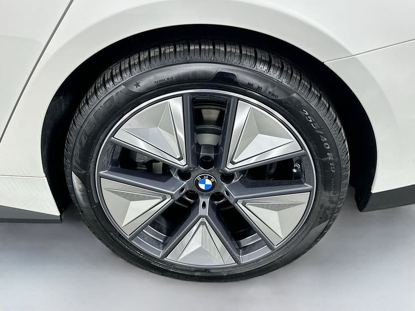 2026 BMW i4 - Image 23
