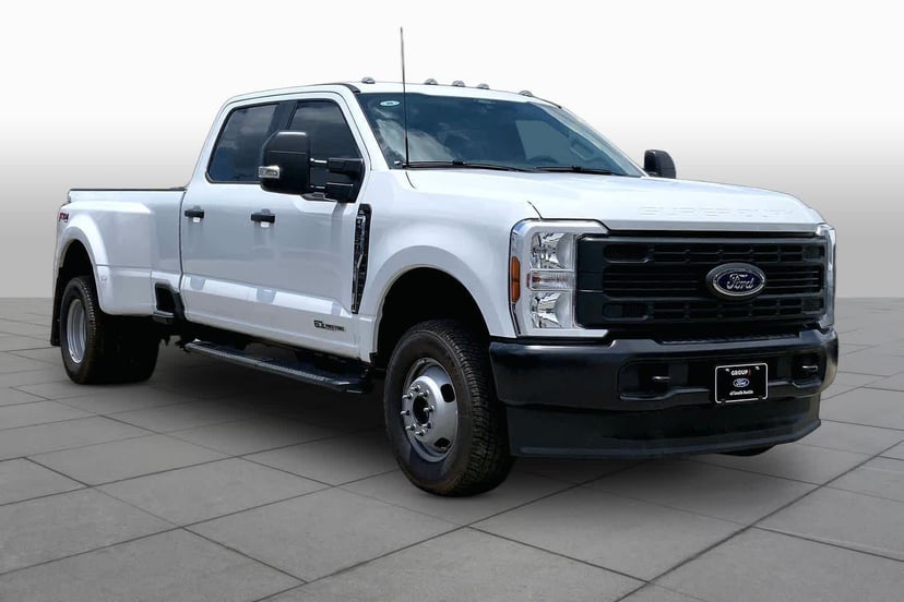 2026 Ford Super Duty - Image 2