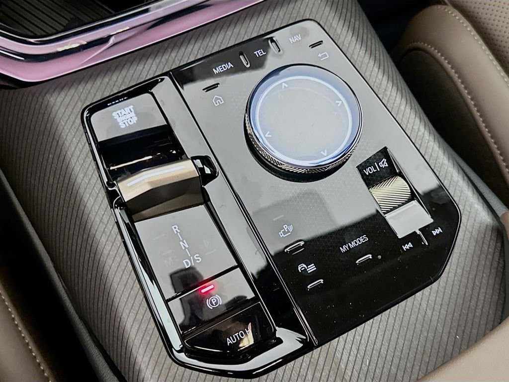 2025 BMW X3 - Image 15