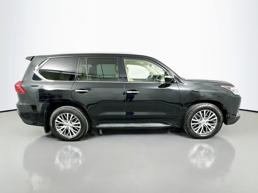 2018 Lexus LX - Image 4