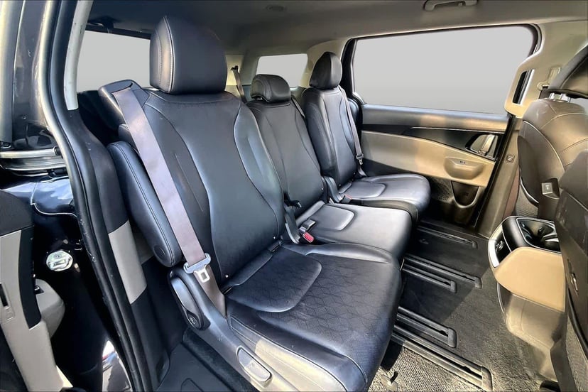 2025 Kia Carnival - Image 19
