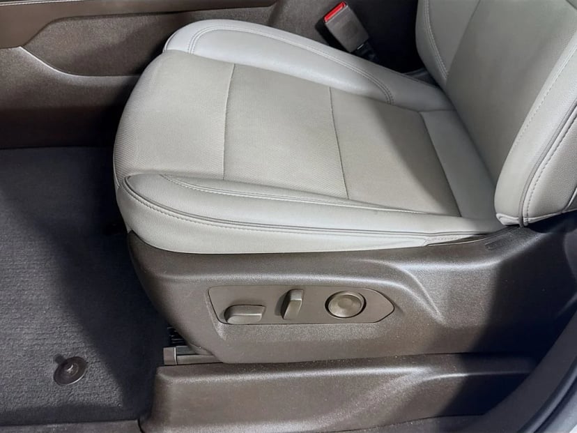 2022 GMC Yukon - Image 24