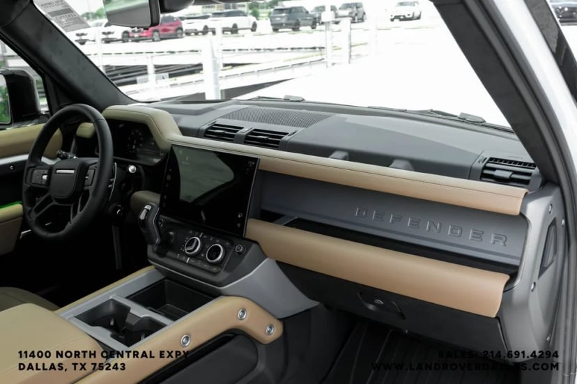 2026 Land Rover Defender 90 - Image 11