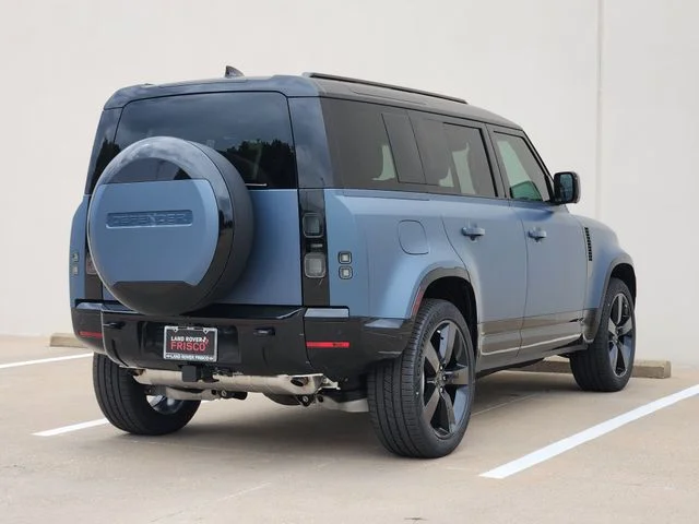 2026 Land Rover Defender 110 - Image 4