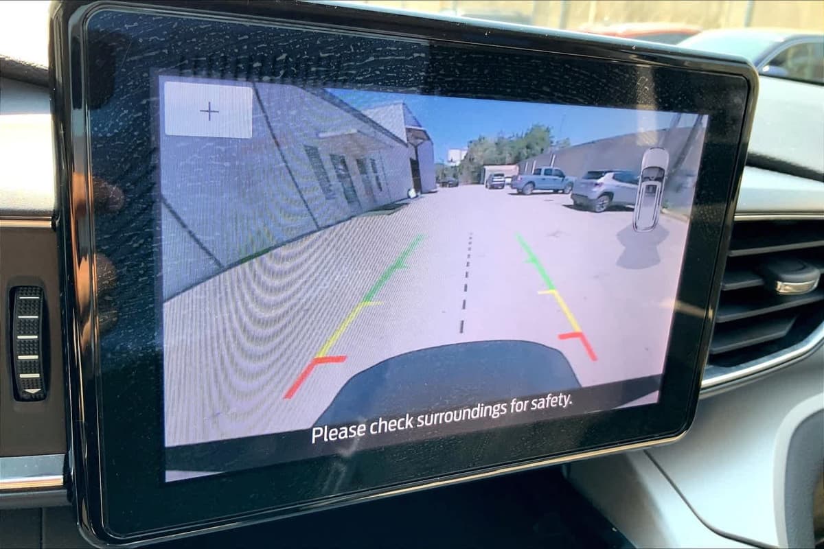 2023 Ford Explorer - Image 27