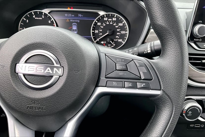 2025 Nissan Altima - Image 25