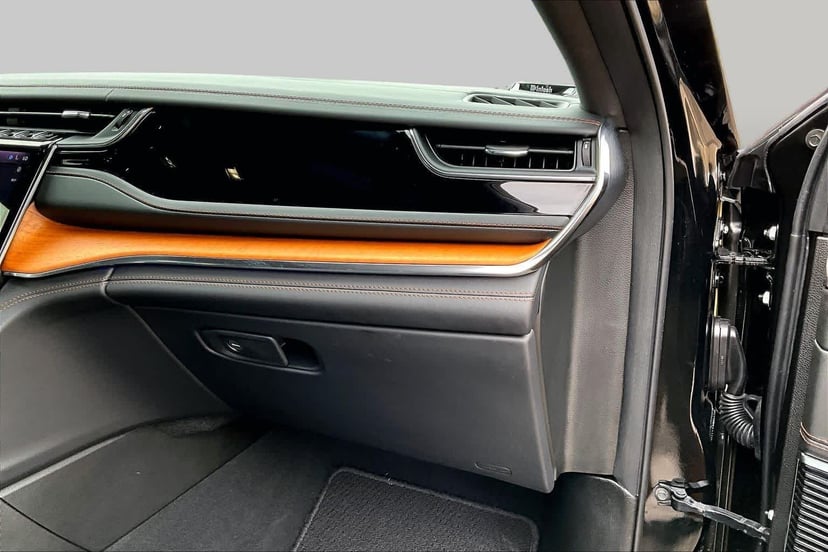 2025 Jeep Grand Cherokee L - Image 19