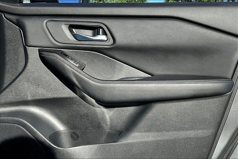 2024 Nissan Rogue - Image 23
