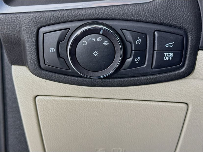 2022 Ford Edge - Image 12
