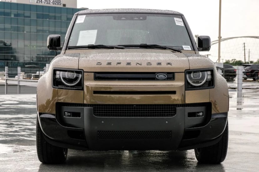 2026 Land Rover Defender 110 - Image 4