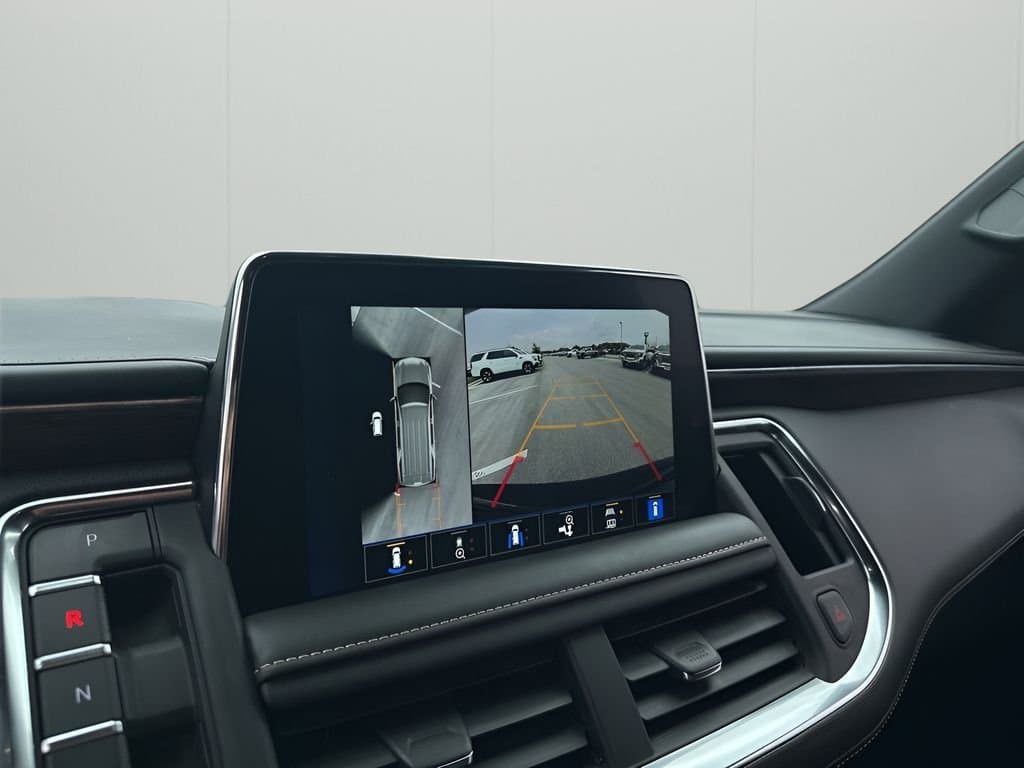 2023 Chevrolet Suburban - Image 38