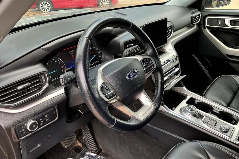 2022 Ford Explorer - Image 17
