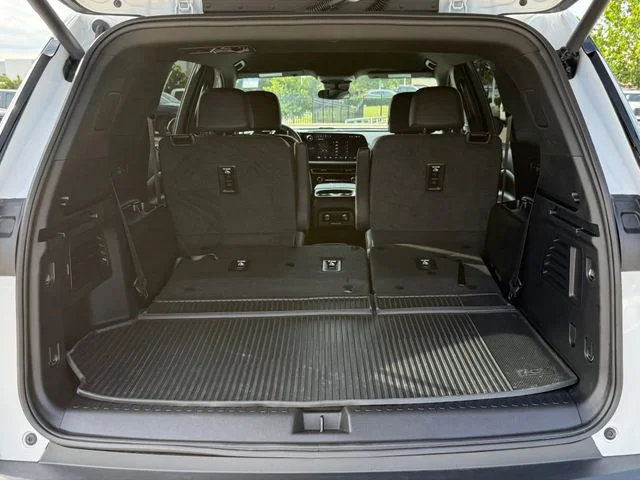 2025 Chevrolet Traverse - Image 27