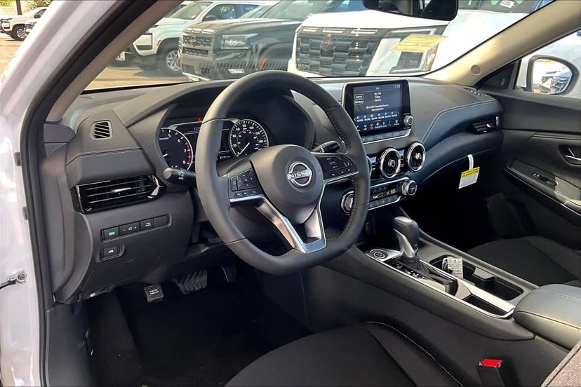 2025 Nissan Sentra - Image 10