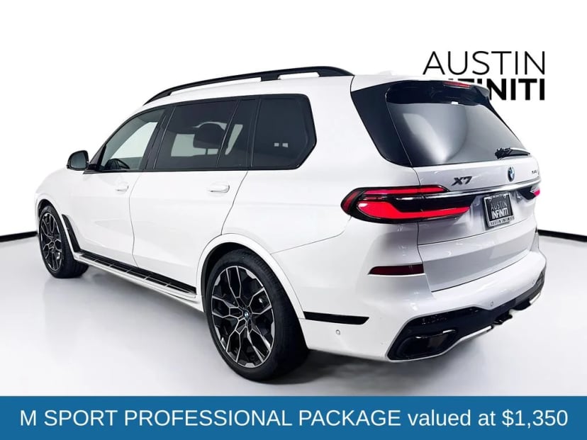 2023 BMW X7 - Image 6