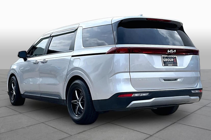 2023 Kia Carnival - Image 12