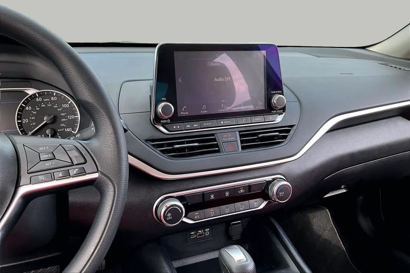 2020 Nissan Altima - Image 7