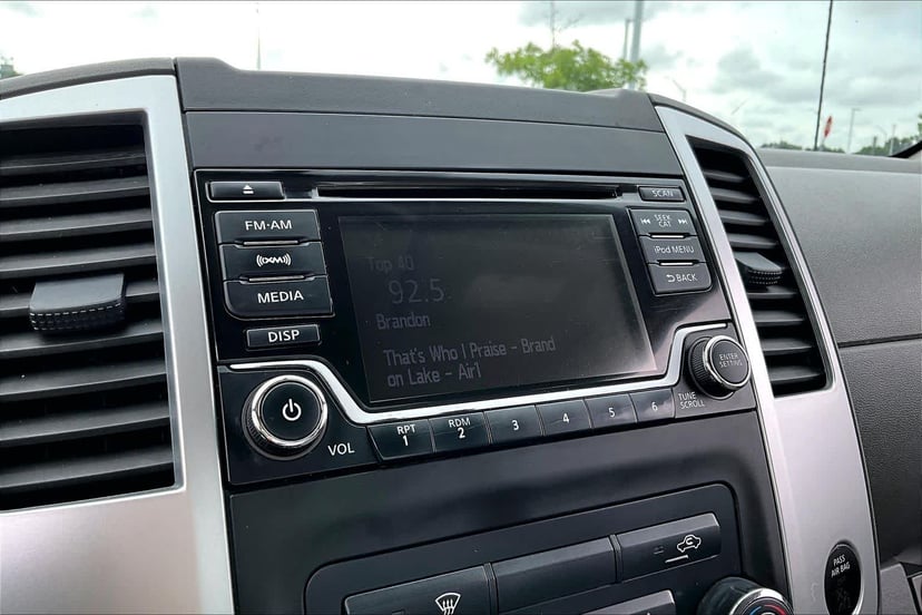 2017 Nissan Frontier - Image 35