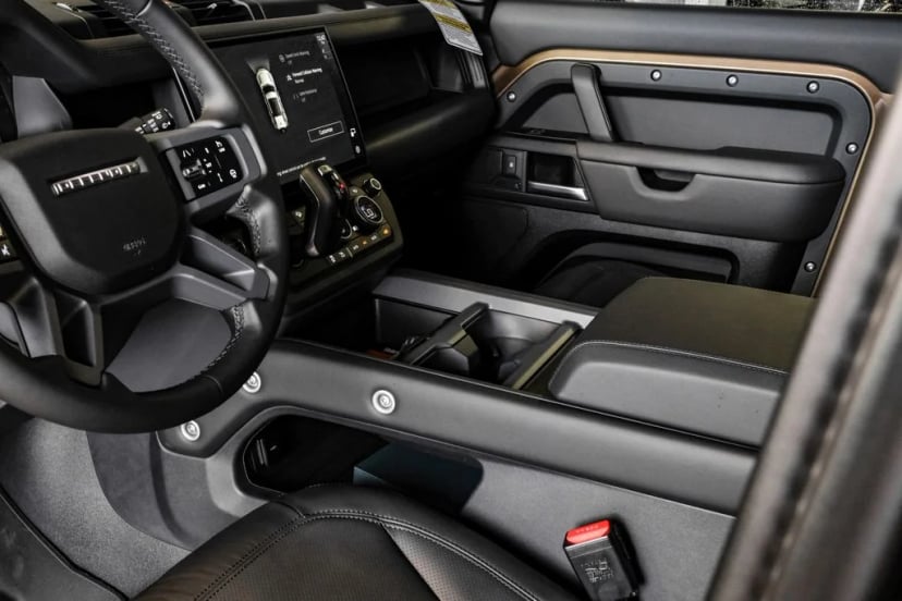 2026 Land Rover Defender 110 - Image 21