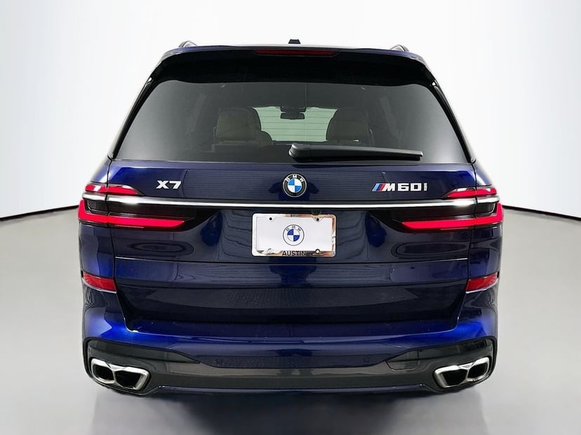 2025 BMW X7 - Image 6