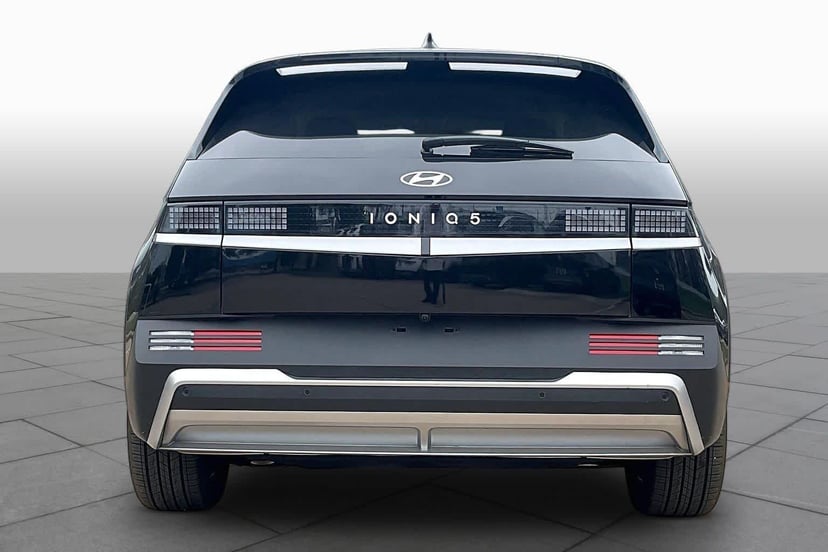 2026 Hyundai IONIQ 5 - Image 4