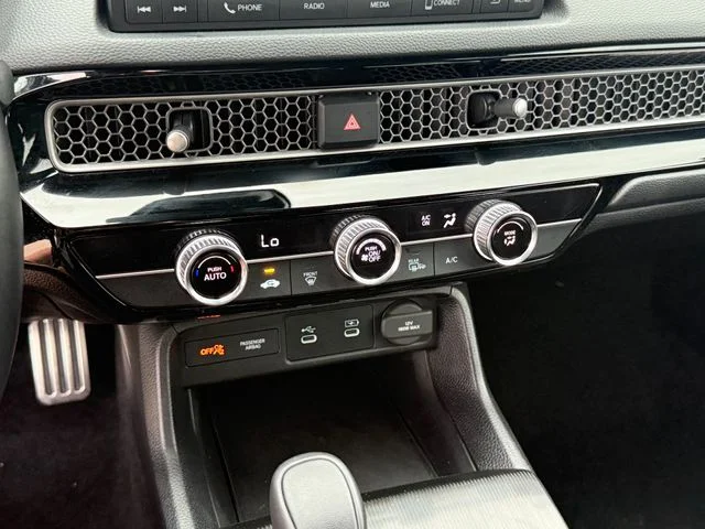2025 Honda Civic - Image 18