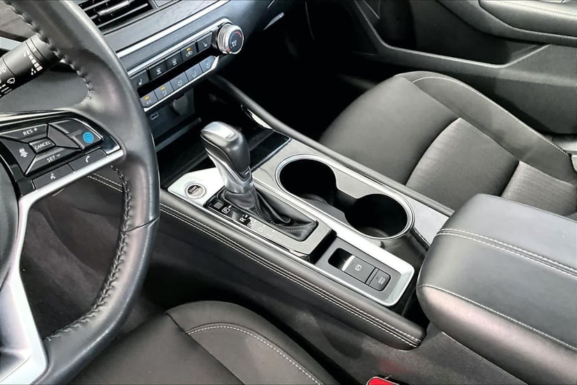 2023 Nissan Altima - Image 17