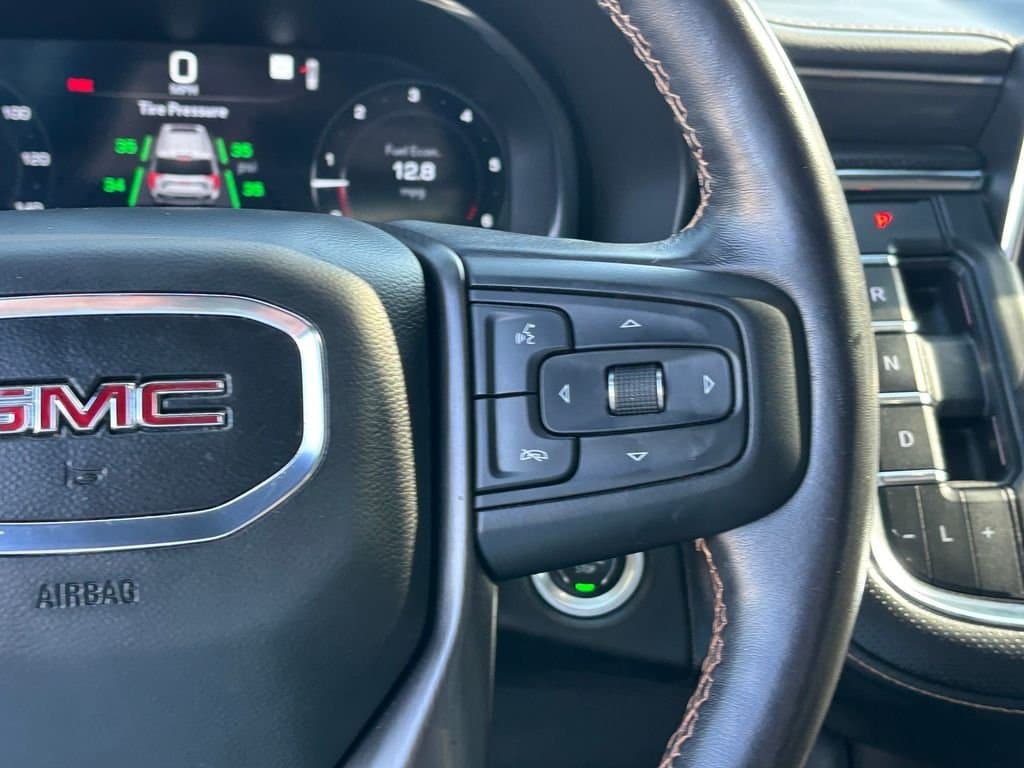 2022 GMC Yukon - Image 16