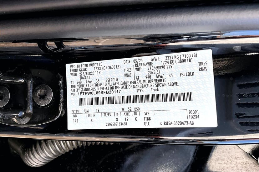 2025 Ford F-150 - Image 34